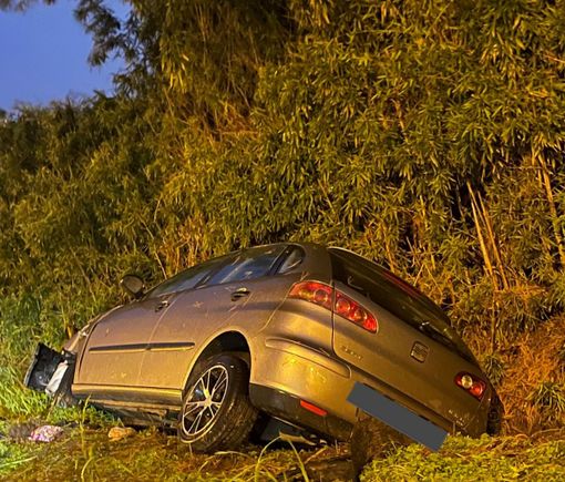 Magenta: automobilista finisce nel fosso lungo la strada per Pontevecchio