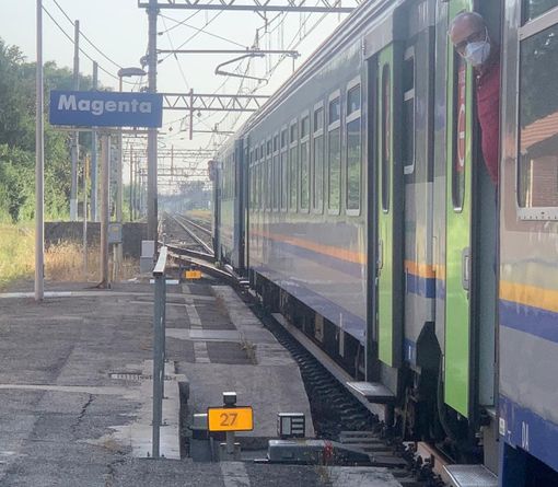 Treno da Milano Centrale a Novara salta la fermata di Magenta e torna in stazione in retromarcia