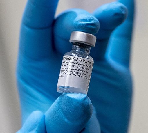 Covid, partiti dal Belgio i tir carichi di vaccini