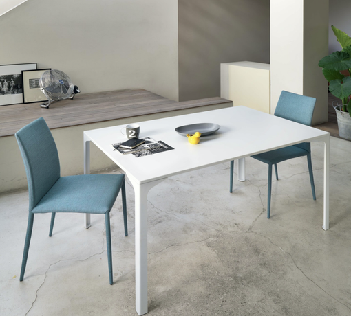 L'importanza di una scrivania ergonomica per prevenire problemi di salute legati alla postura