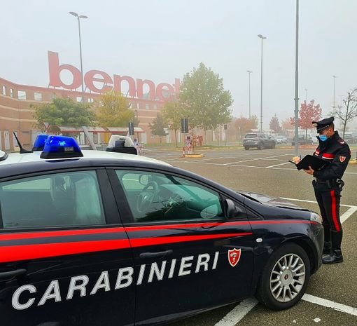 San Martino Siccomario: ruba alla macelleria della Bennet e poi aggredisce il personale di sicurezza, arrestata una 30enne