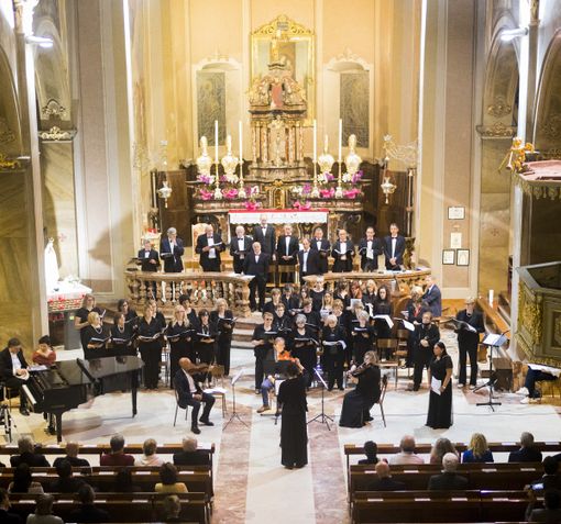 Pieve del Cairo/C. Scrivia: due voci, un solo canto…sotto la cupola di San Pietro a Roma Pieve del Cairo/C. Scrivia: due voci, un solo canto…sotto la cupola di San Pietro a Roma