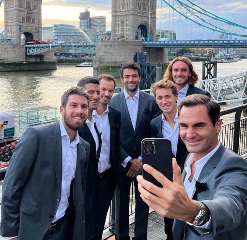 Stasera l’addio del grande Roger Federer al tennis: in doppio con Nadal