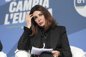Caso Visibilia, Santanchè non molla: &quot;Vado avanti&quot;. Ora palla nelle mani di Meloni