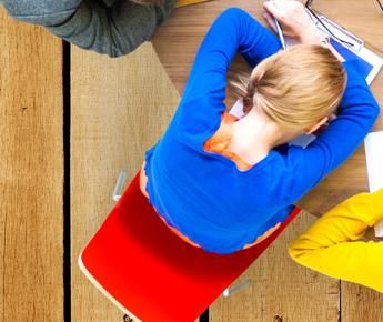 Torino, 13enne dorme in classe: &quot;Di notte papà vuole uccidere mamma&quot;
