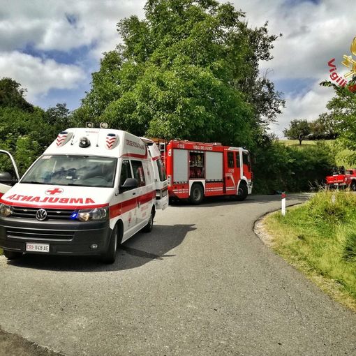 Oltrepò: cadono con lo scooter in un dirupo, ferite due donne