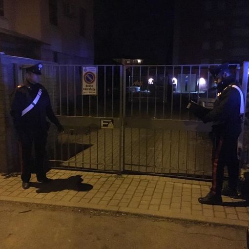 Voghera: infastidito dai petardi di alcuni ragazzini scende in strada e spara un colpo in aria, nei guai un 54enne
