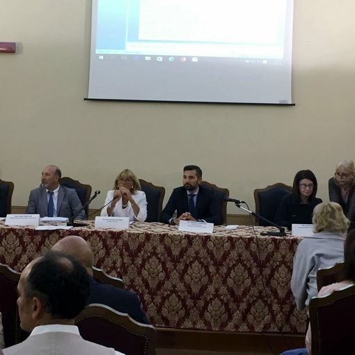 Pavia: l'utilizzo dei fanghi in agricoltura al centro di un dibattito in Prefettura