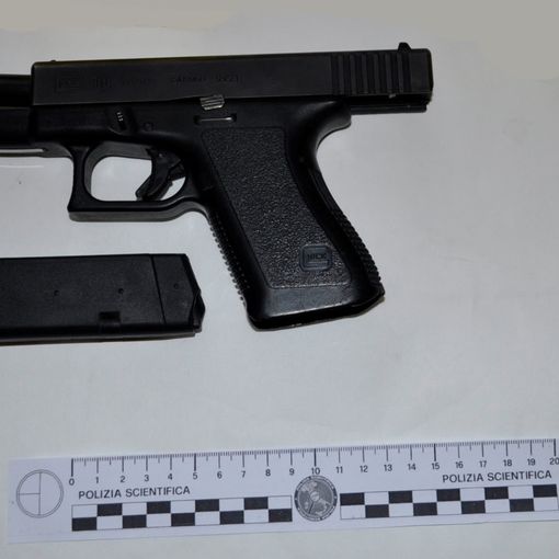 Milano-Mortara: rapinarono una guardia giurata della pistola d’ordinanza: la Polizia di Stato ferma il terzo complice