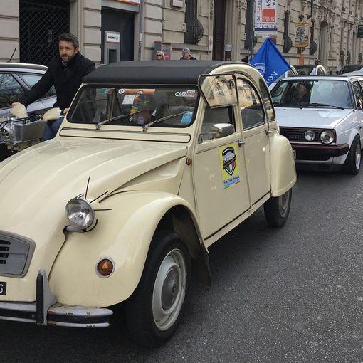 A Milano il flash mob del PPA per celebrare la passione per le auto “maggiorenni”