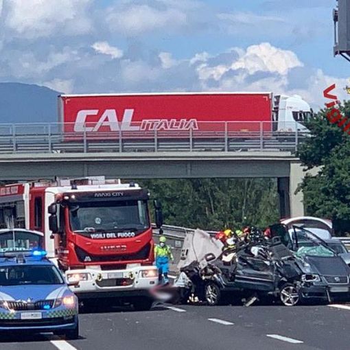 Tragedia sulla A1, fra le vittime un neonato e una bimba di 10 anni
