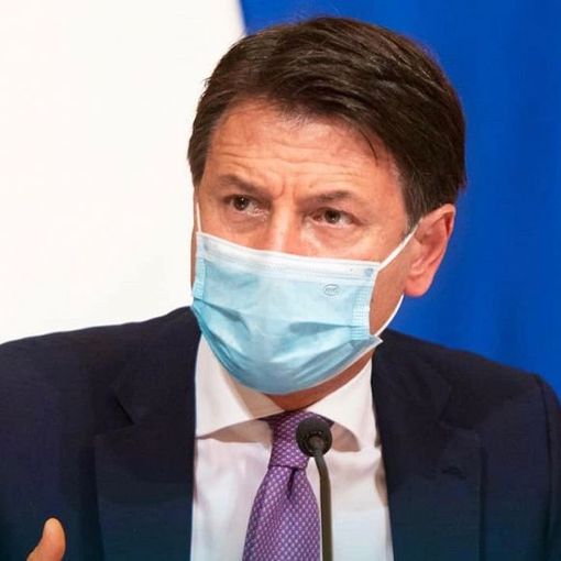 Slalom di Natale fra il rosso e l'arancione: ecco il decreto