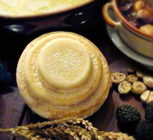 Tortona: la disfida del Montebore, pochissimi produttori litigano sul 'vero' formaggio