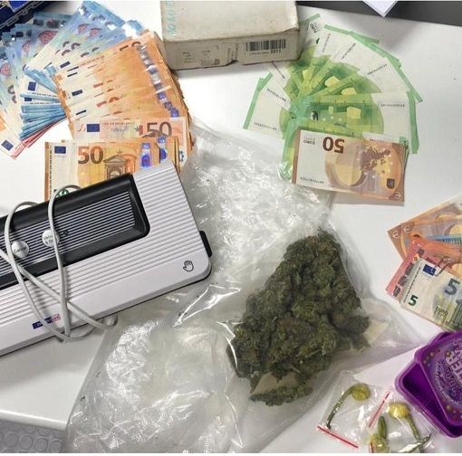 Pavese: &quot;market&quot; della droga nel garage di casa, arrestato un 43enne