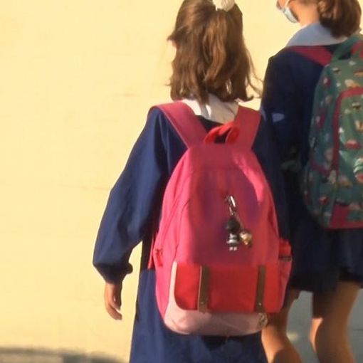 Scuola, mascherine anche al banco, due con il tempo pieno