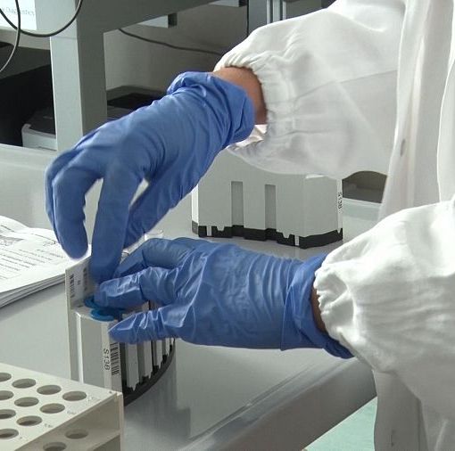 Vaccino anti-Covid di Oxford, un errore nelle fialette