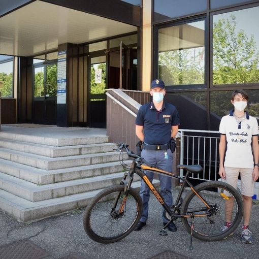 Pavia: la polizia recupera una bicicletta rubata a un ragazzo