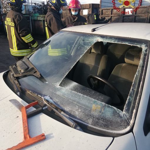 Oltrepò: i vigili del fuoco simulano le tecniche di intervento durante un incidente stradale