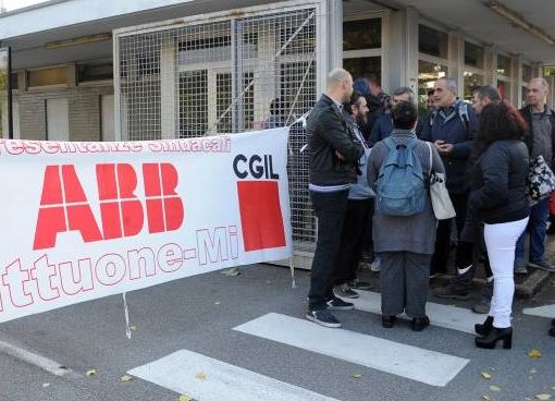 Abb di Vittuone, dipendenti in marcia a Milano per i 123 esuberi