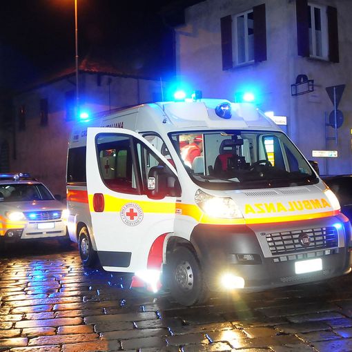 Sannazzaro: Scontro auto-moto in via Pavia, tre feriti