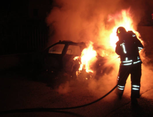 Muore carbonizzato a 42 anni