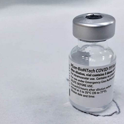 Un milione di italiani vaccinati ma Pfizer rallenta le consegne