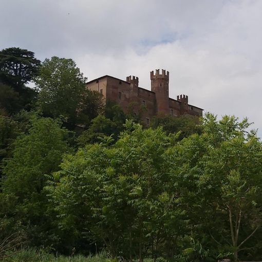 (VIDEO) il Castello di Pomaro sequestrato dalla Guardia di Finanza
