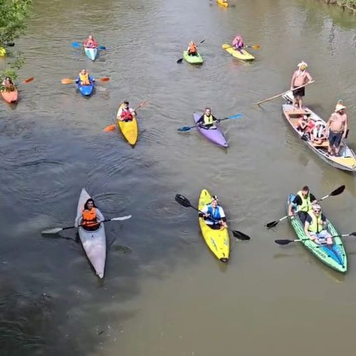 Lomello: la &quot;marcia&quot; delle canoe sul torrente Agogna