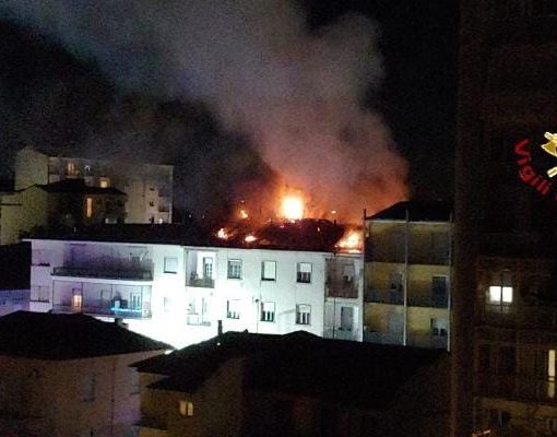 Incendio di via Failla: il video dei Vigili del Fuoco di Vercelli