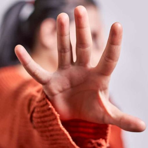 Abusi su 5 minori: uomo arrestato a Sesto San Giovanni