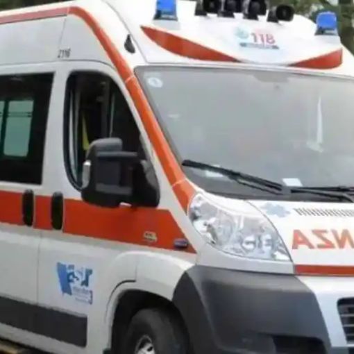 Cesano Boscone, 40enne si scaglia contro sanitari: arrestato dai carabinieri