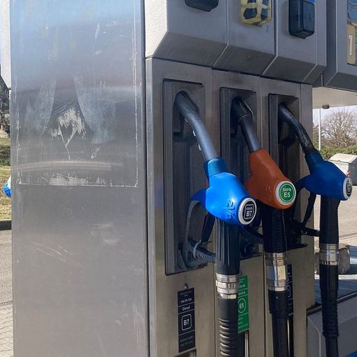Caro-carburanti, sconto di 10 centesimi col taglio delle accise