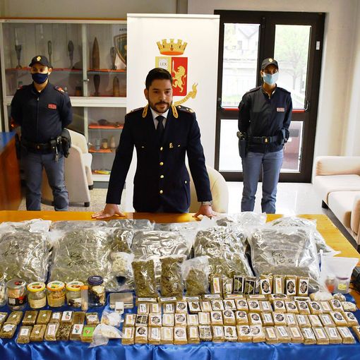 Pavia: trovato con 22 chili di hashish e marijuana, in manette un 24enne