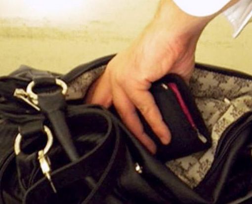 Alagna Lomellina: entra in un'abitazione e ruba 70 euro da un borsello, nei guai un 57enne
