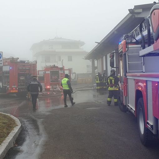 Magenta: incendio al deposito ASM, vigili del fuoco sul posto
