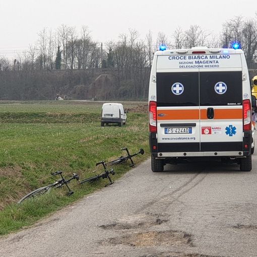 Magenta, le buche di via Pietrasanta l’hanno fatta grossa: 52enne elitrasportato d’urgenza al San Carlo
