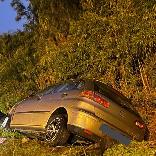 Magenta: automobilista finisce nel fosso lungo la strada per Pontevecchio