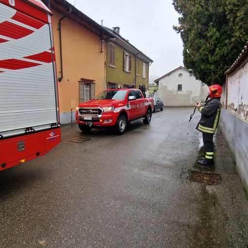 Pieve del Cairo: fumo denso da una canna fumaria, intervengono i Vigili del fuoco