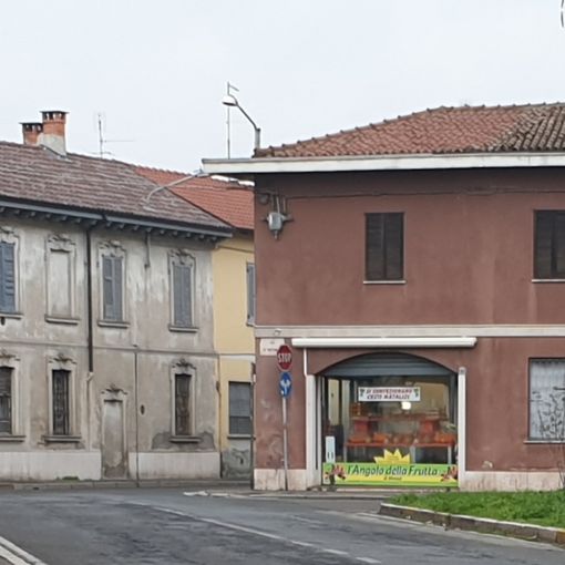 Magenta, i ladri in bicicletta non si fermano: rubano persino dal fruttivendolo