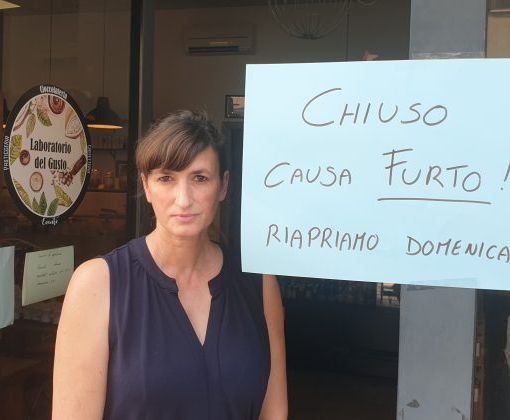 Ladri alla Bottega del Gusto a Magenta: rubano la borsa e costringono la titolare a chiudere fino a domenica