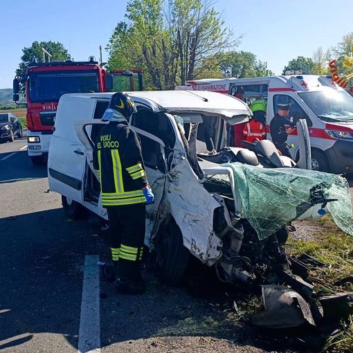 Oltrepò: schianto tra due furgoni sulla provinciale 1, ferite due persone