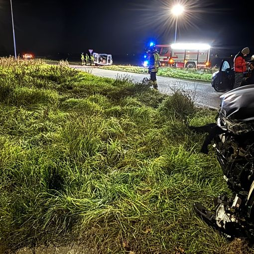 Mede: scontro auto-furgone nella rotatoria sulla provinciale 194, ferite due persone