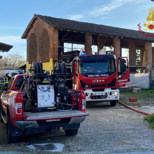 Oltrepò: incendio in un garage, domato in circa 3 ore dai Vigili del fuoco