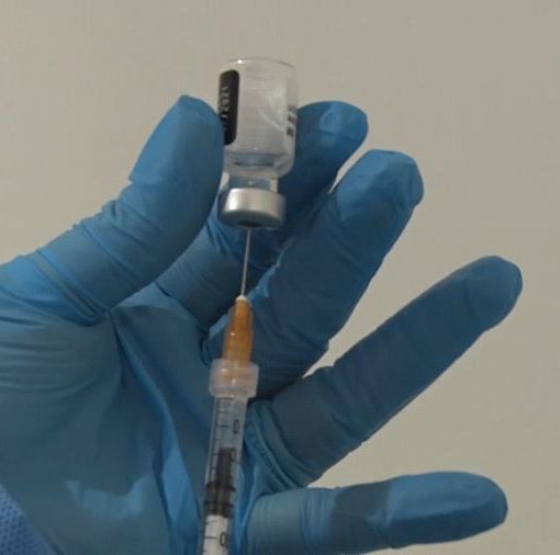 Vaccinazioni Covid, è possibile prenotare quarta dose per Over 12