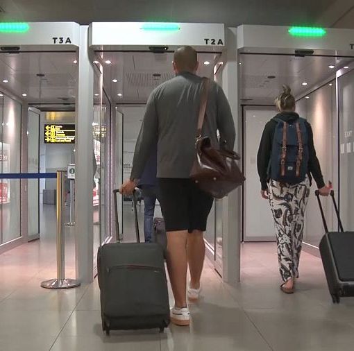 Corridoi turistici Covid-free, quarantena no, tamponi sì