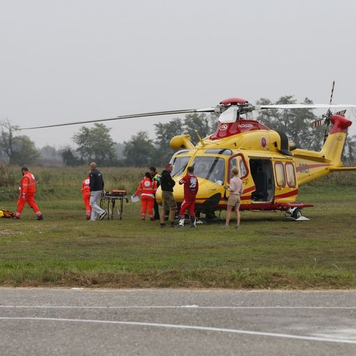 Ottobiano: cade sulla pista da motocross, 44enne trasportato con l'elicottero al San Matteo di Pavia