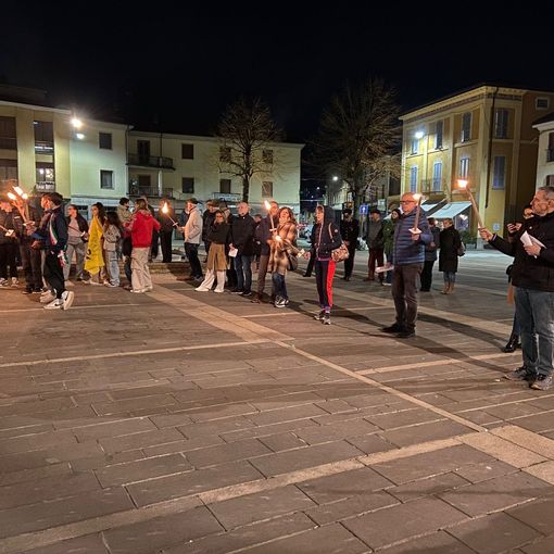 Mede: fiaccolata per ricordare le vittime delle mafie. Le immagini