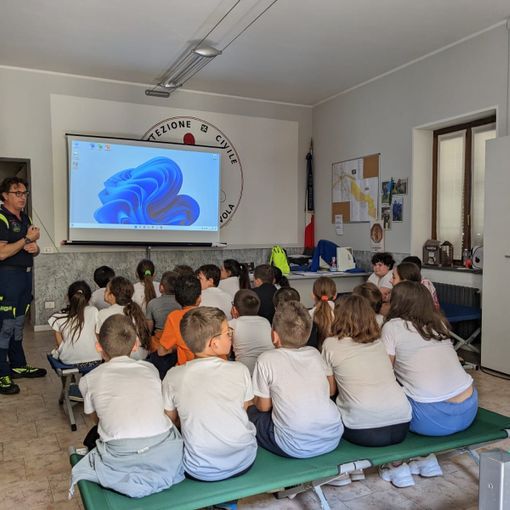 Lomello: gli alunni delle scuole elementari in visita alla Protezione Civile
