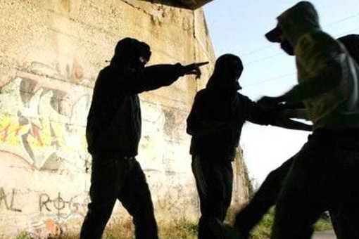 Pavia: 20enne aggredito da cinque minori