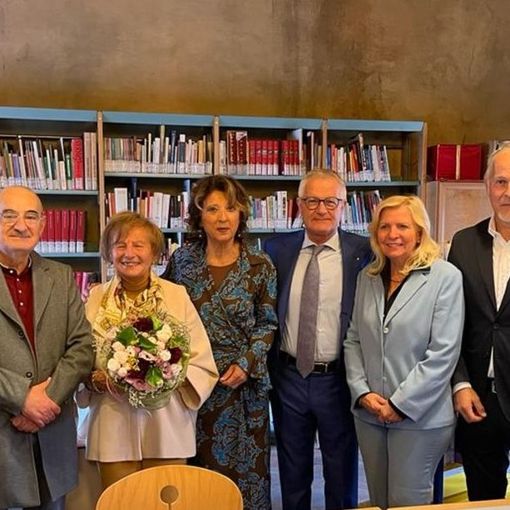 Mede: in biblioteca la cerimonia per la donazione dello &quot;Scaffale tutto per sè&quot;